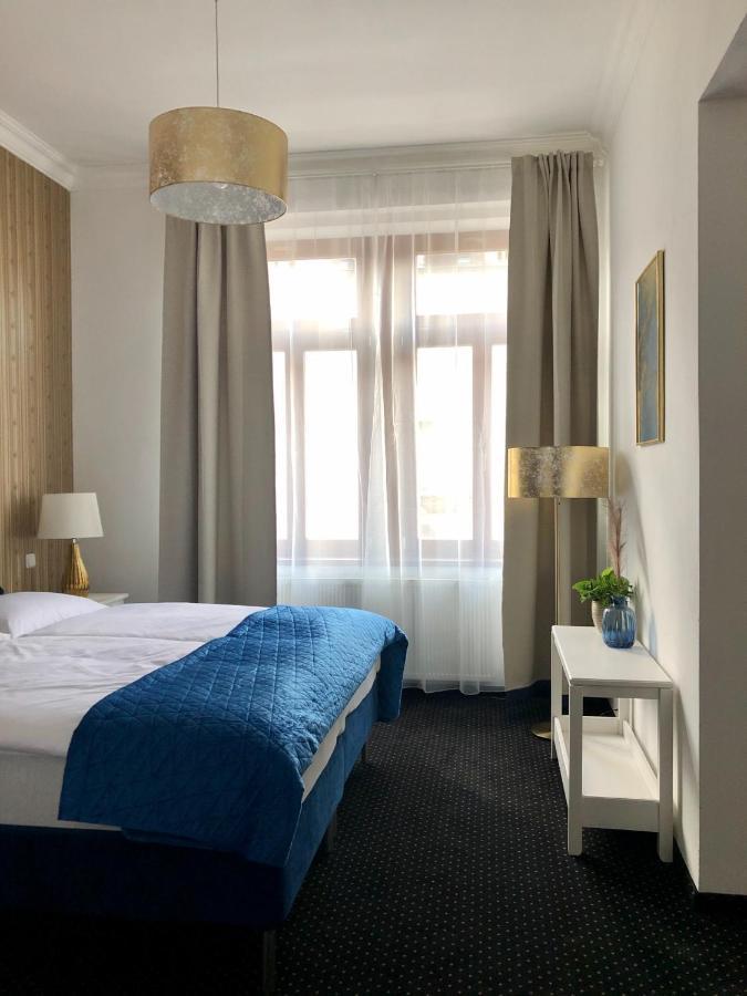 Pension Drei Rosen Karlovy Vary Exterior foto